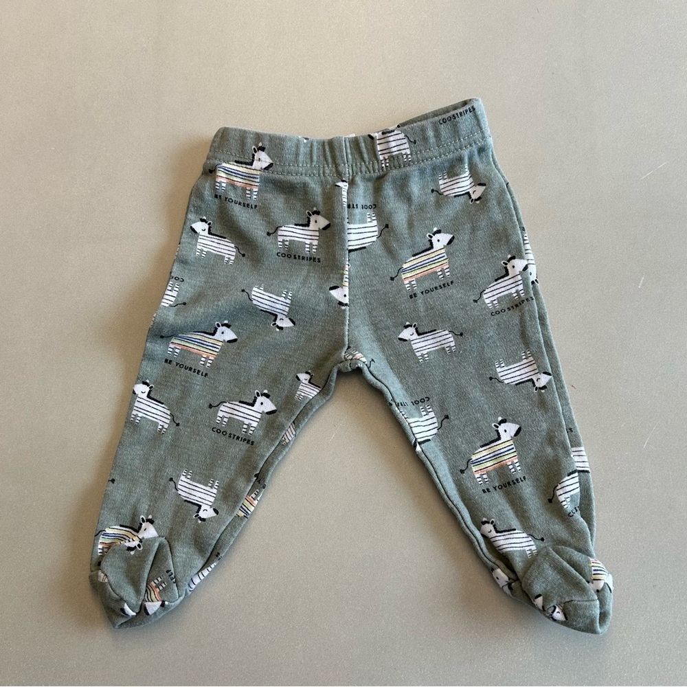 Chick Pea Baby Zebra Patterned Green and White Footed Sleeper Pant    0-3 Months